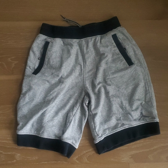 Jordan Gray Black 2015 Terry Fleece Shorts Size Large 642453 066 Nike - Picture 1 of 12